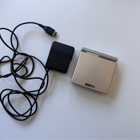 Game Boy Advance SP - Excellent Working Condition - Used, Vintage - Picture 14 of 14
